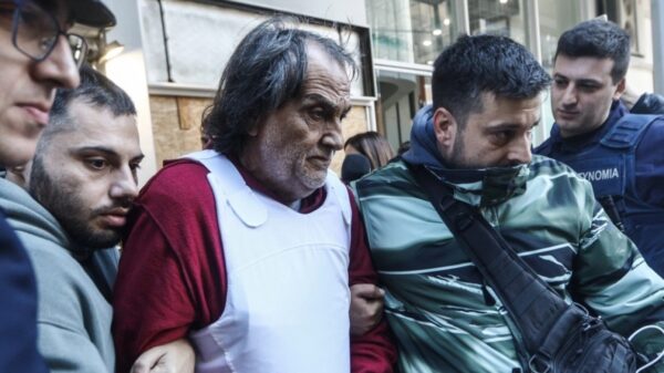 Γυναικοκτονία στη Σαλαμίνα: «Σκέφτηκα να αυτοκτονήσω, αλλά μύρισα το μπαρούτι και ανακατεύτηκα» λέει ο δράστης – Όλες οι καταθέσεις