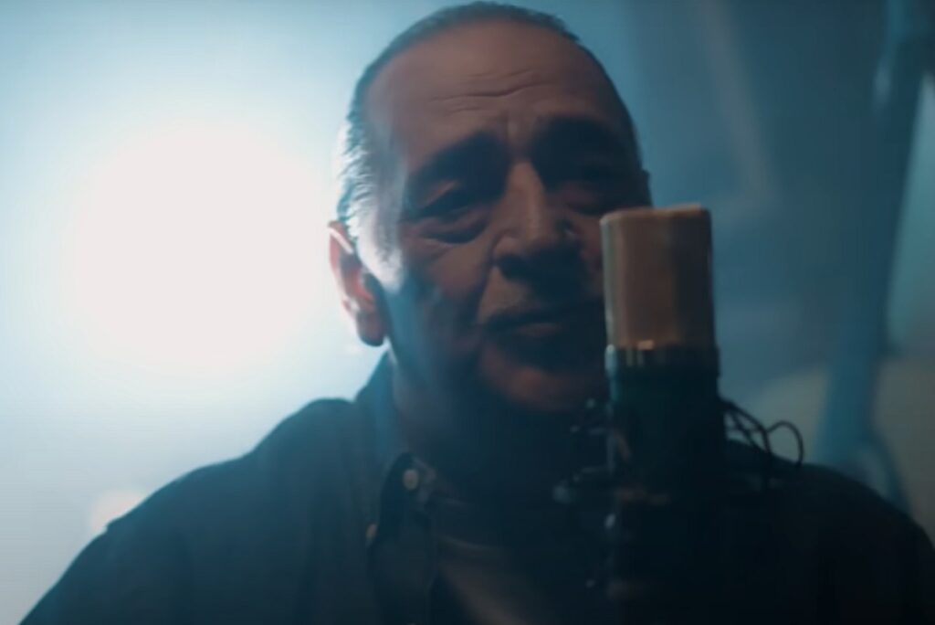 Πέθανε ο αγαπημένος λαϊκός τραγουδιστής Βασίλης Καρράς