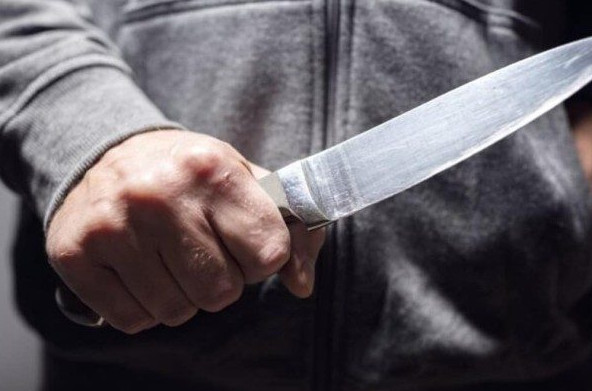 Σοκ στην Καλαμάτα: 16χρονος μαχαίρωσε 42χρονο έξω από κλαμπ