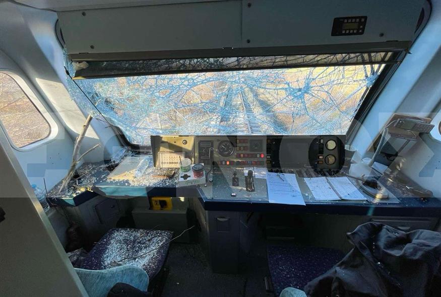 Θεσσαλονίκη: Τρένο συγκρούστηκε με δέντρο – Τραυματίστηκε ο μηχανοδηγός