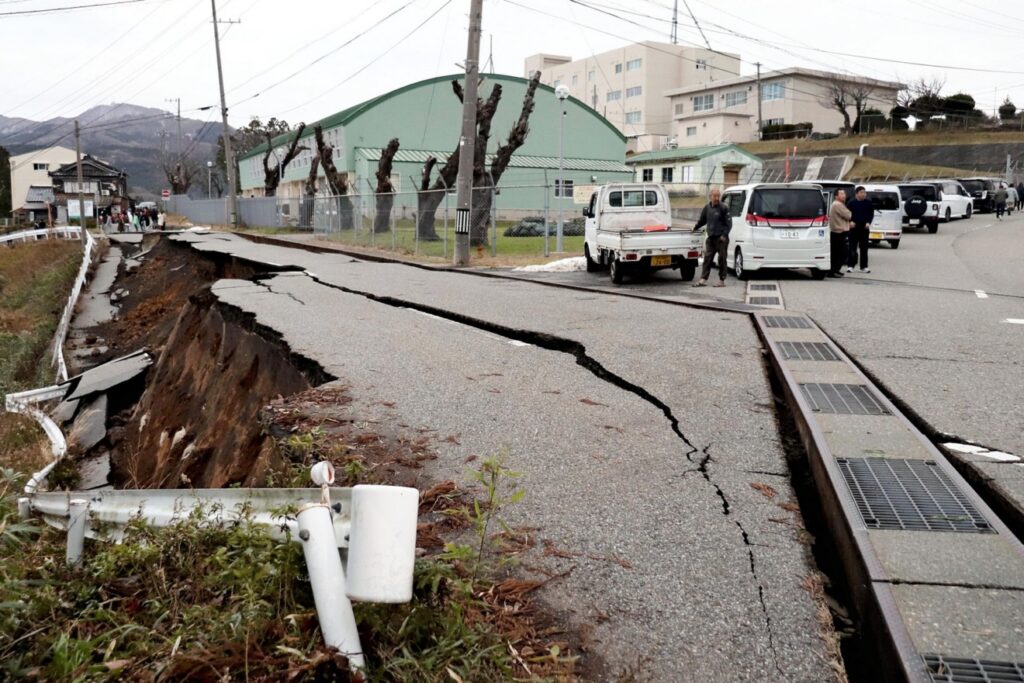 Ιαπωνία: Ξεπέρασαν τους 100 οι νεκροί από τον ισχυρό σεισμό – Συνεχίζεται για έκτη ημέρα η αναζήτηση επιζώντων