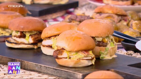 Μίνι μπέργκερ με κοτόπουλο και μπιφτέκι