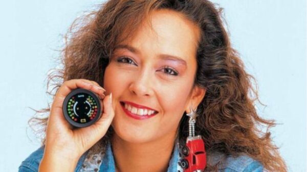 Χάθηκε από παντού, παντρεύτηκε βιομήχανο: Πώς είναι & τι κάνει σήμερα η πρωταγωνίστρια των 80s, Τέτα Ντούζου