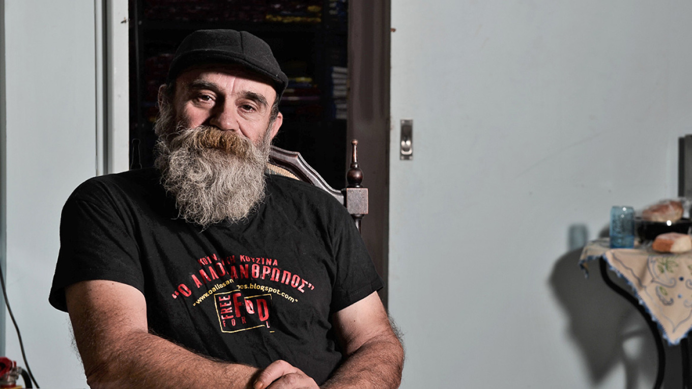 Κωνσταντίνος Πολυχρονόπουλος: Βοσκός στην Αίγινα ο κουνιάδος του που του «δάνεισε» λογαριασμό για τις δωρεές
