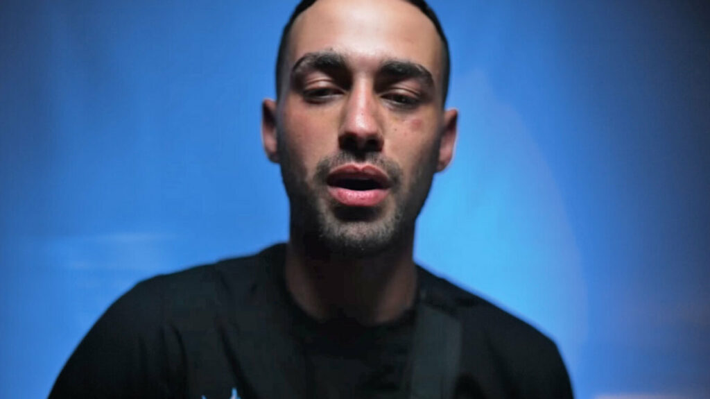 «Έχει βαρύτατες κακώσεις στο κεφάλι», λέει η θεία του 23χρονου που έπεσε θύμα ξυλοδαρμού από τον τράπερ Ricta