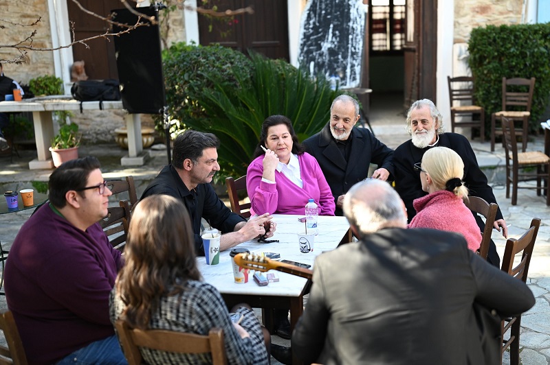 Σασμός:   Ο Παύλος αποφυλακίζεται, γεμίζοντας χαρά τους πάντες στο χωριό!