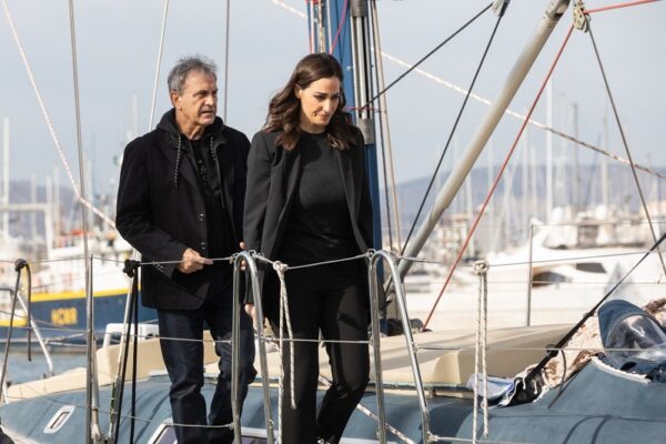 Γιώργος Νταλάρας: Αν με ρωτήσεις “ποιος ήθελες να ‘σαι;” θα σου έλεγα ο Γιώργος! Ο Νταλάρας μου είναι αδιάφορος…