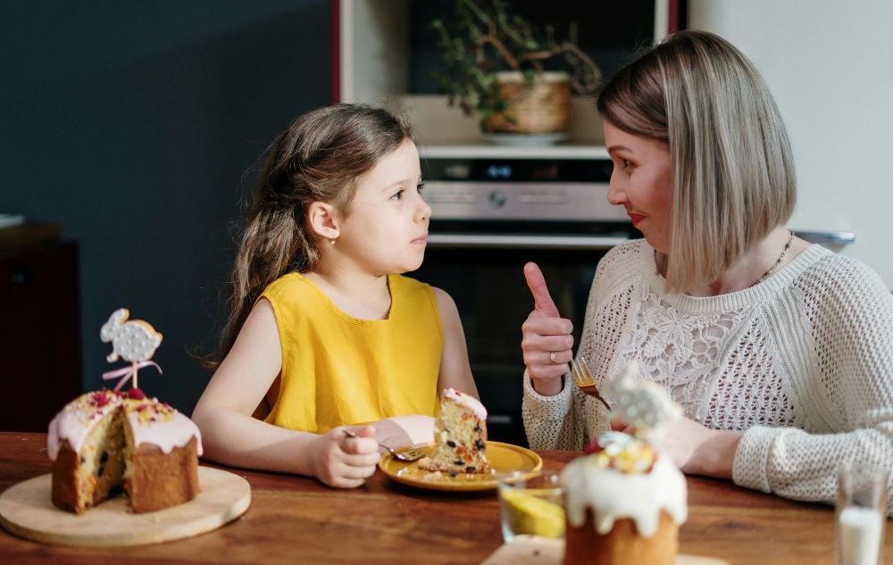 Θεία δεν έδωσε κέικ στην 8χρονη ανιψιά της και προκάλεσε οργή στο διαδίκτυο – «Τρώει ό,τι θέλει και είναι υπέρβαρη»