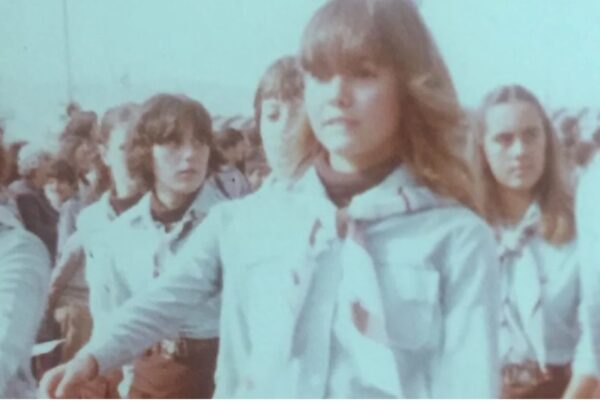 Το κοριτσάκι της φωτογραφίας είναι Ελληνίδα ηθοποιός – Μπορείτε να την αναγνωρίσετε;