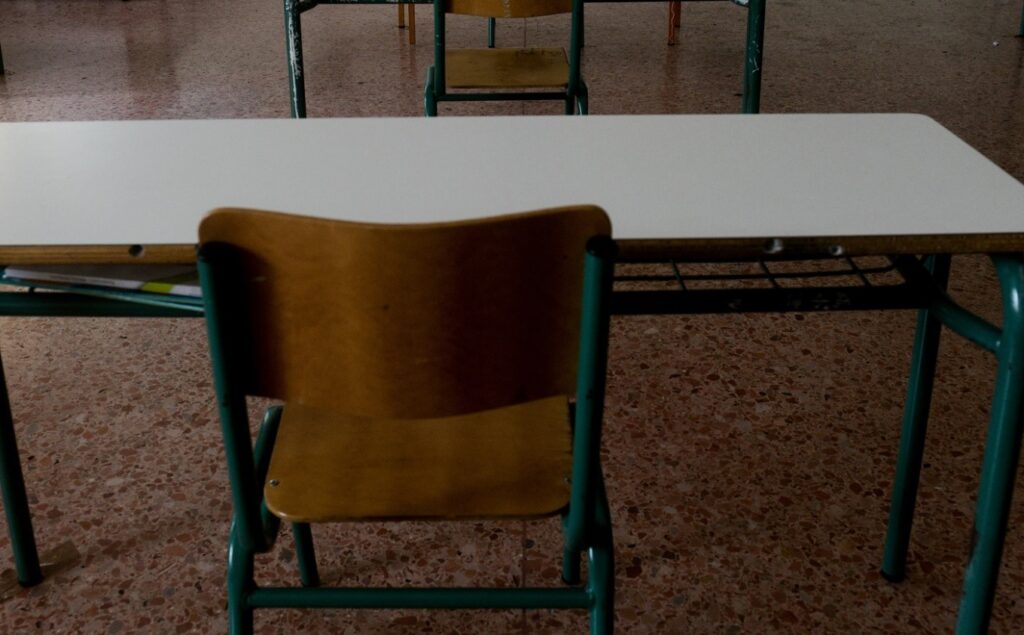 Αγρίνιο: 25χρονη εισέβαλε σε σχολική αίθουσα και χτύπησε μαθήτρια με καρέκλα