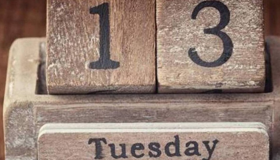 Τρίτη και 13: Ποιοι και γιατί τη θεωρούν γρουσούζικη ημέρα – Με ποια ιστορικά γεγονότα συνδέεται