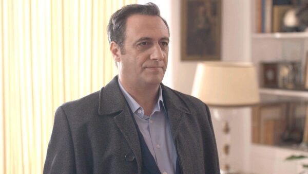 “Ο Παράδεισος των κυριών” – Ο Αποστόλης ανακοινώνει σε Όλγα και Πάρη πως θα πάρουν την περιουσία τους πίσω