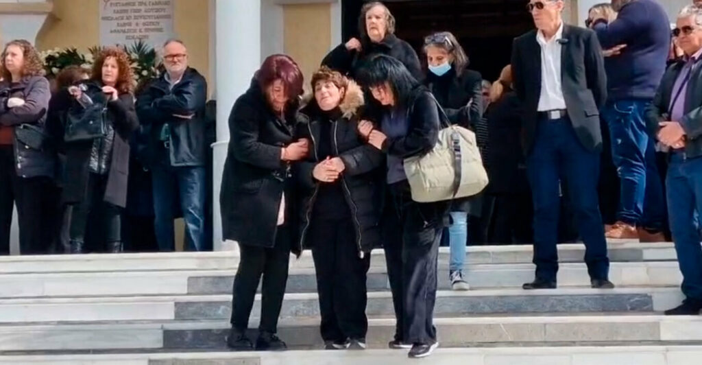 Έγκλημα στη Νίκαια: «Συγχώρεσέ με Στέλιο» – Ξέσπασε σε λυγμούς η πεθερά του 40χρονου που δολοφονήθηκε στη Νίκαια