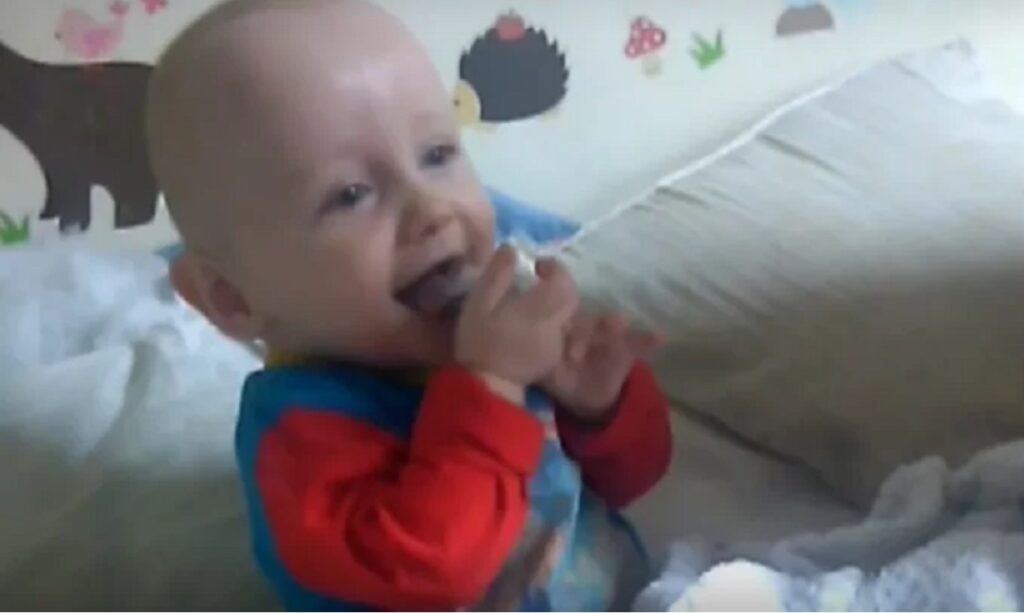 Φρίκη: Γονείς-τέρατα σκότωσαν τον 10 μηνών γιο τους – Είχε 57 τραύματα και 71 μώλωπες