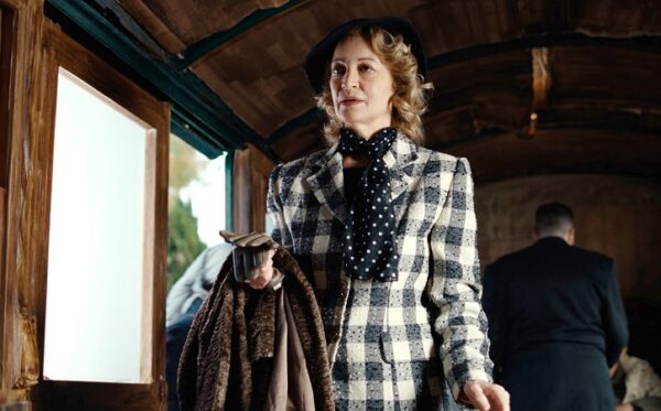 Ψυχοκόρες: Ποια είναι η μυστηριώδης κυρία Βικτώρια;