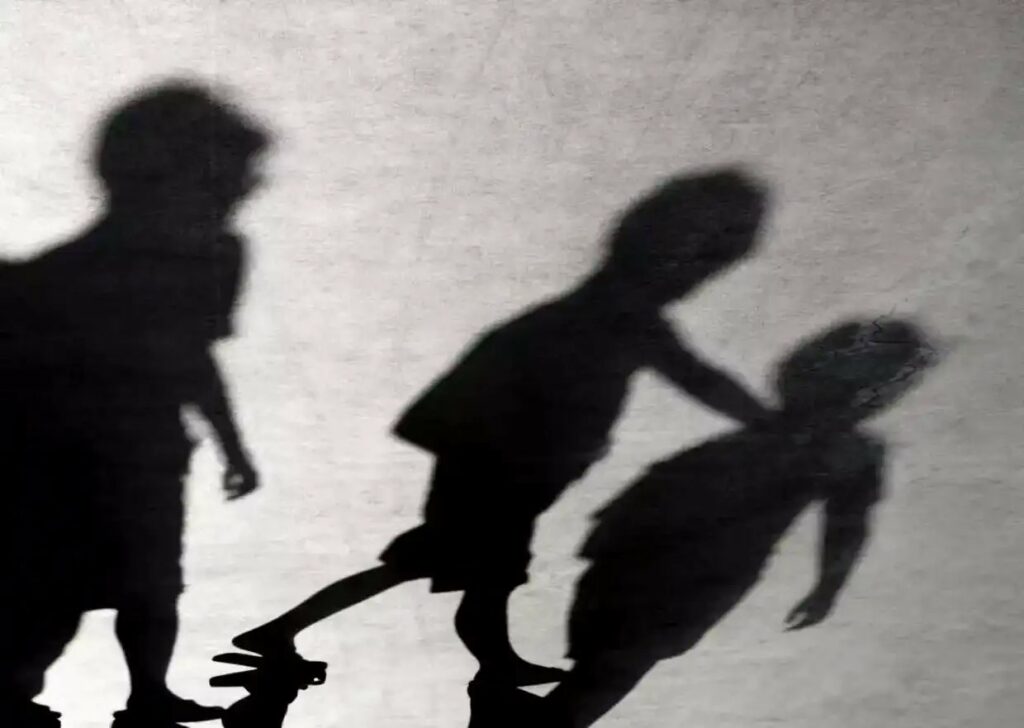 Εφιάλτης για 5 ανήλικα στη Λαμία- Πατέρας άφηνε τα παιδιά του νηστικά για τιμωρία- Είχε απειλήσει το 14,5 ετών αγόρι με καραμπίνα!