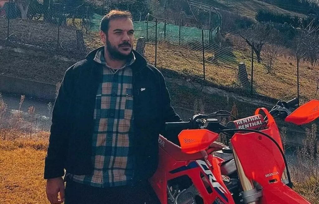 Τραγωδία στο Πασαλιμάνι:Συντετριμμένος ο πατέρας του 31χρονου αστυνομικού «Δεν μπορώ να το πιστέψω»