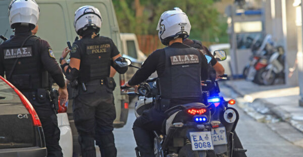 Σοκάρει 53χρονη θύμα βίας από τον σύζυγό της- «Φοβάμαι για τη ζωή μου» – Την ξυλοκόπησε μπροστά στο παιδί τους και συνελήφθη ξανά, επειδή της έσκασε το λάστιχο