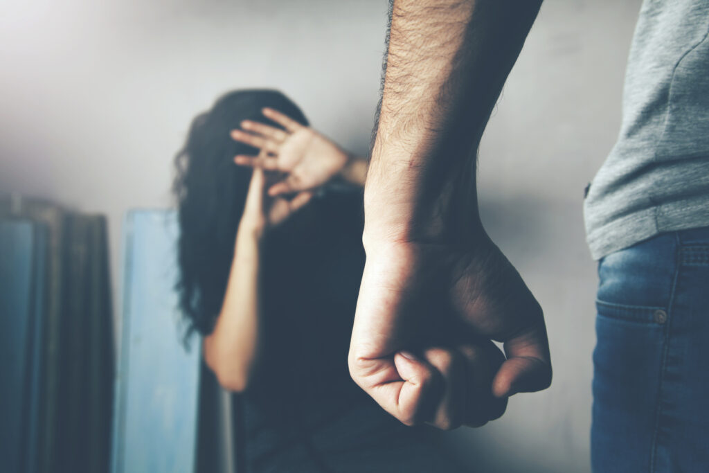 Θεσσαλονίκη: 15χρονος κατήγγειλε τον πατέρα του για κακοποίηση – Πώς δικαιολόγησε τον σύζυγο η μητέρα