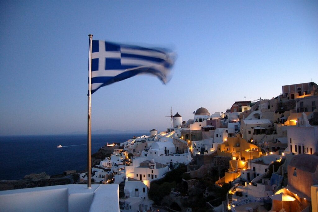 Σεισμοί στην Σαντορίνη: «Πάνω από 500 δονήσεις τις τελευταίες ημέρες» – Εγκαταλείπουν άρον άρον το νησί
