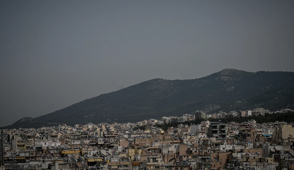 Καιρός: Πότε φεύγει η αφρικανική σκόνη – Η Τρίτη η πιο ζεστή μέρα της εβδομάδας