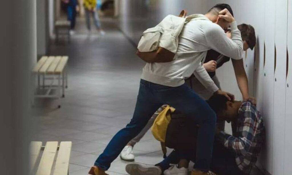 Κοζάνη: 16χρονοι την «έστησαν» σε συνομήλικό τους, τον ξυλοκόπησαν και τον έκλεψαν