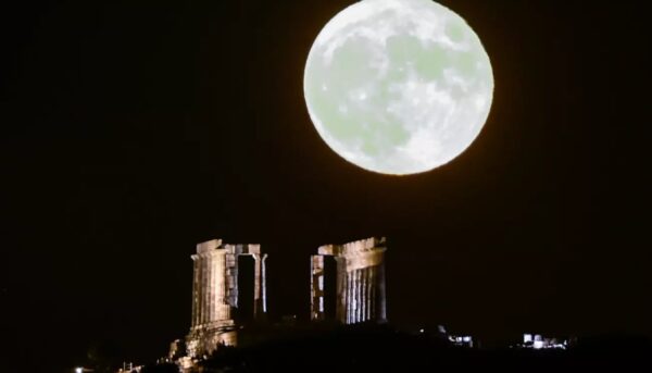 Πανσέληνος Μαΐου: Πότε θα δούμε το “Φεγγάρι των Λουλουδιών”