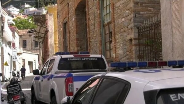 Σάμος: Στον Εισαγγελέα η 49χρονη που σκότωσε τον πατέρα της – Τον είχε χτυπήσει ξανά τα Χριστούγεννα