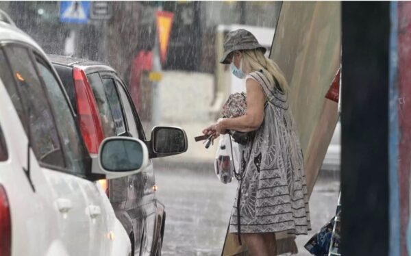 Καιρός – meteo: Απογευματινές μπόρες και καταιγίδες το Σαββατοκύριακο, σε ποιες περιοχές θα βρέξει