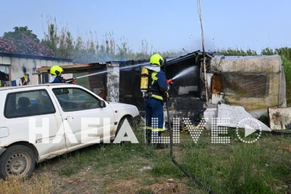 Φόβοι για βεντέτα στην Ηλεία: Την ώρα της κηδείας της 11χρονης Βασιλικής, κάηκε το λυόμενο που έμενε ο δολοφόνος με την οικογένειά του