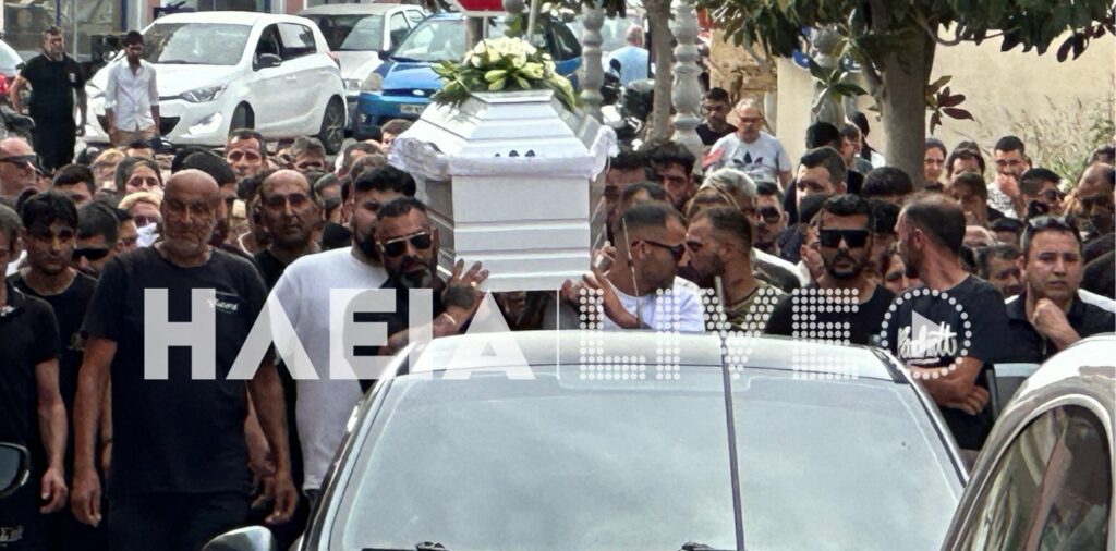 Μυρτιά Πύργου: Βαρύ το πένθος στην κηδεία της 11χρονης Βασιλικής – Την συνοδεύουν με μοιρολόγια