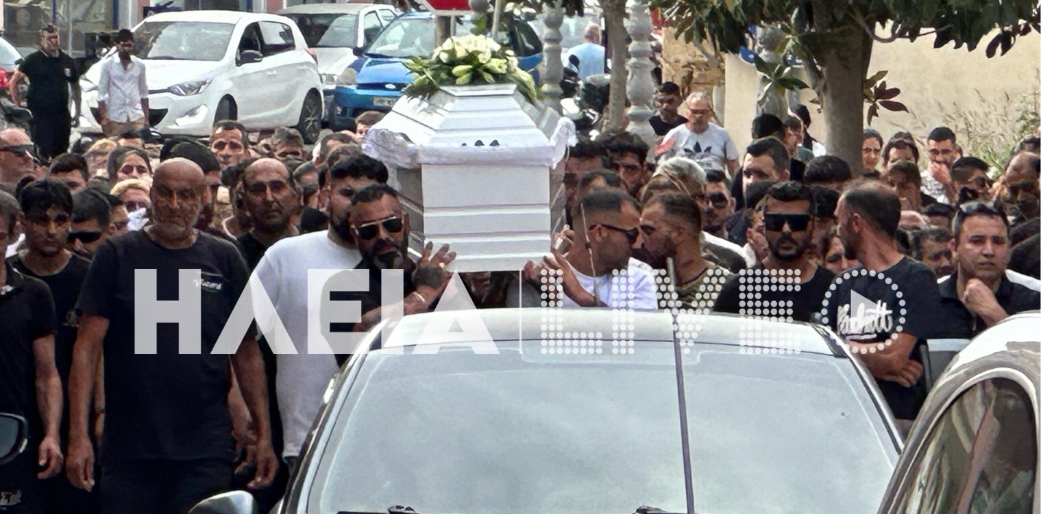 Μυρτιά Πύργου: Βαρύ το πένθος στην κηδεία της 11χρονης Βασιλικής – Την συνοδεύουν με μοιρολόγια