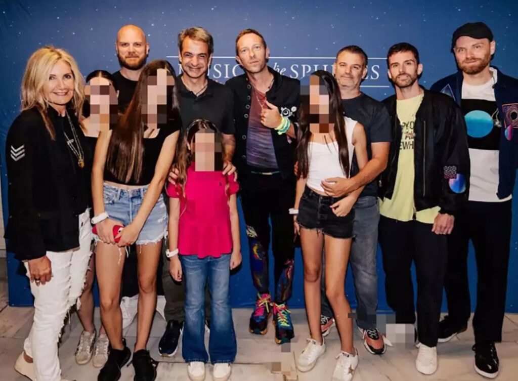 Coldplay σας ευχαριστούμε! Η ανάρτηση Μητσοτάκη για το βίντεο κλιπ που γυρίστηκε στο Ηρώδειο