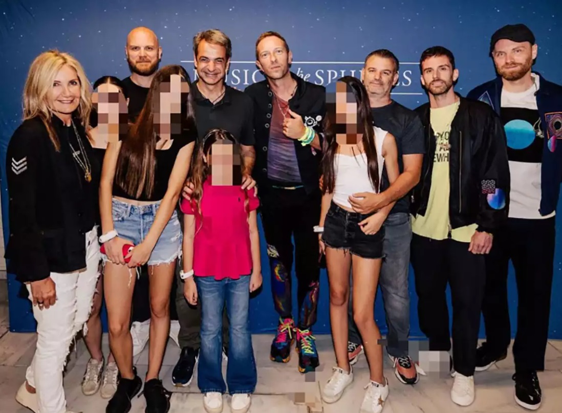 Coldplay σας ευχαριστούμε! Η ανάρτηση Μητσοτάκη για το βίντεο κλιπ που γυρίστηκε στο Ηρώδειο