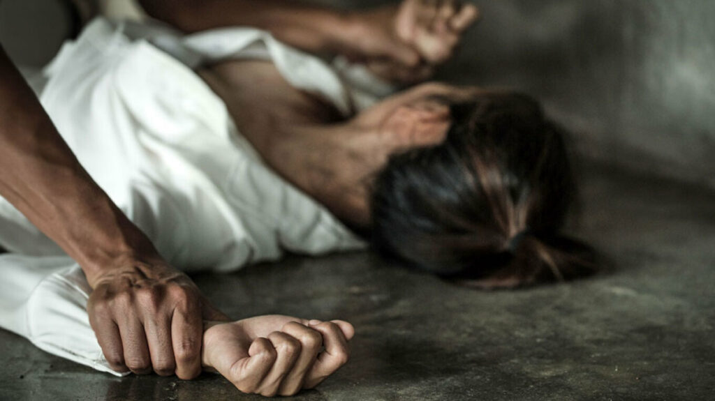 Φρίκη στην Καλαμάτα- Για τουλάχιστον 20 ημέρες βίαζε την αδερφή του ο 35χρονος
