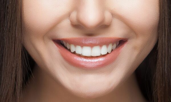 Αρχαία ασθένεια που προκαλεί πτώση των δοντιών εμφανίστηκε ξανά – Τα πρώτα συμπτώματα