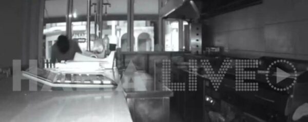 Διαρρήκτης «μπούκαρε» σε ψητοπωλείο και έφυγε με την ταμειακή