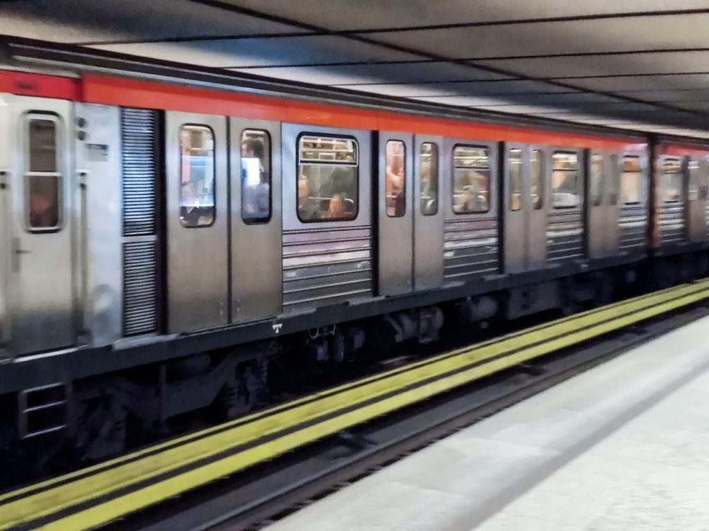 Μετρό Θεσσαλονίκης: Το βανδάλισες; Θα το πληρώσεις – Δυο χρόνια φυλακή προς 10 ευρώ την ημέρα σε 19χρονο