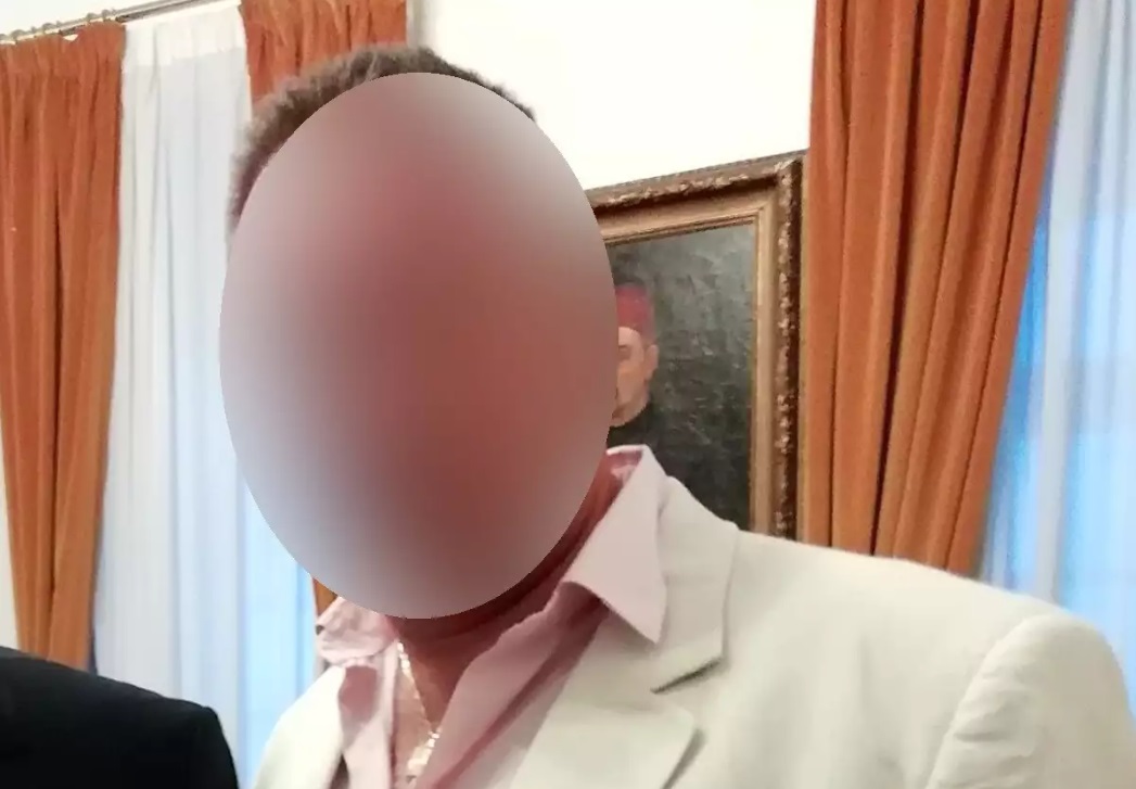 «Ο πατέρας μου επέμενε και ο αδερφός μου πήδηξε από το παράθυρο» – Τι αναφέρει στη σχολική έκθεση η 12χρονη κόρη του αστυνομικού της Βουλής
