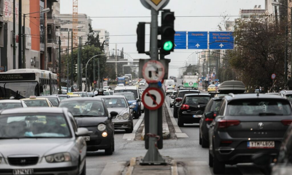 Τέλη κυκλοφορίας με τον μήνα: Τα SOS που πρέπει να ξέρετε για την καταβολή τους