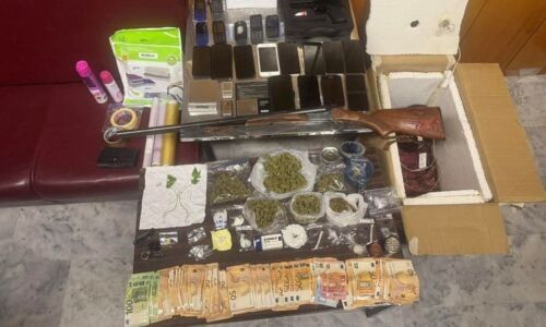 Άρτα: Συγγενείς μέλη σε εγκληματική οργάνωση – Διακίνησαν ναρκωτικά αξίας μισού εκατομμυρίου