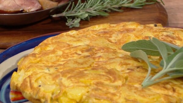Ομελέτα με πατάτες, κρεμμύδι και σύγκλινο Μάνης