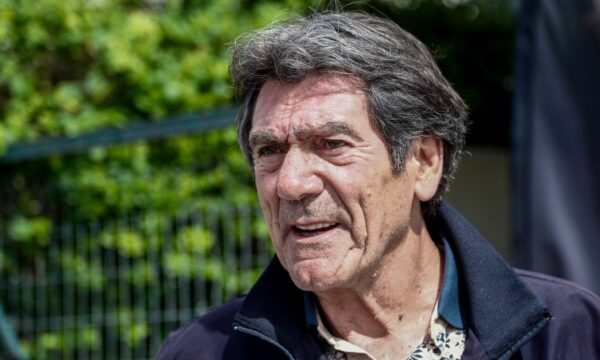 Νίκος Σαργκάνης: Αυτή την ώρα η κηδεία του «Φαντομά» των γηπέδων