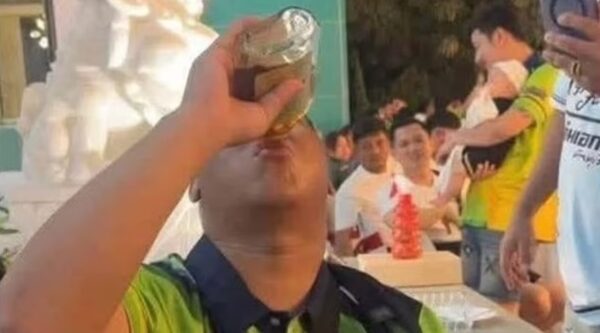 Ταϊλάνδη: 21χρονος ήπιε μονορούφι ένα μπουκάλι ουίσκι για να κερδίσει €840 και πέθανε