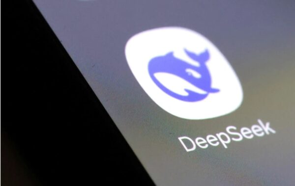 DeepSeek: Το φθηνό και με ανοιχτό κώδικα κινεζικό ΑΙ που γκρέμισε τη Wall Street κι έκανε τις ΗΠΑ να χάσουν τον ύπνο τους