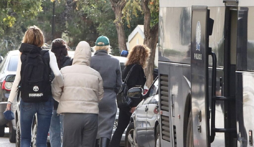 Κύκλωμα προστασίας οίκων ανοχής: Κακουργηματικές διώξεις στους 19 κατηγορούμενους – Πάνω από 70 οι εμπλεκόμενοι