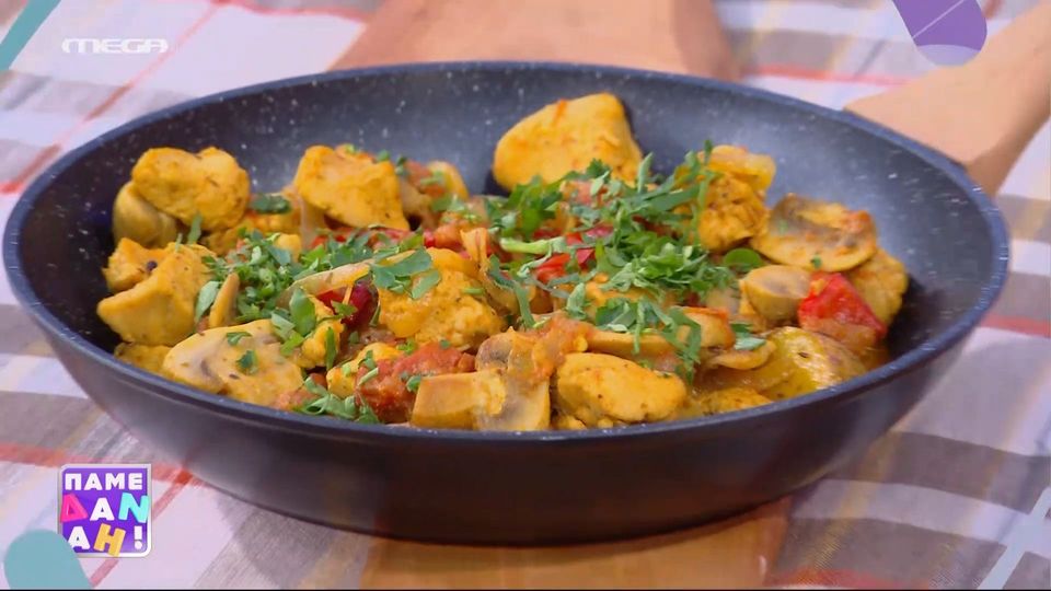 Τηγανιά κοτόπουλο με μανιτάρια και πιπεριές Φλωρίνης