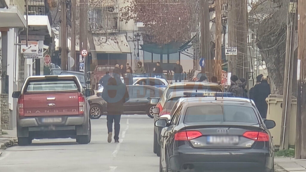 Αγριο έγκλημα στους Γόννους Λάρισας – Ταμπουρώθηκε με χειροβομβίδα στο ξυλουργείο του ο δράστης
