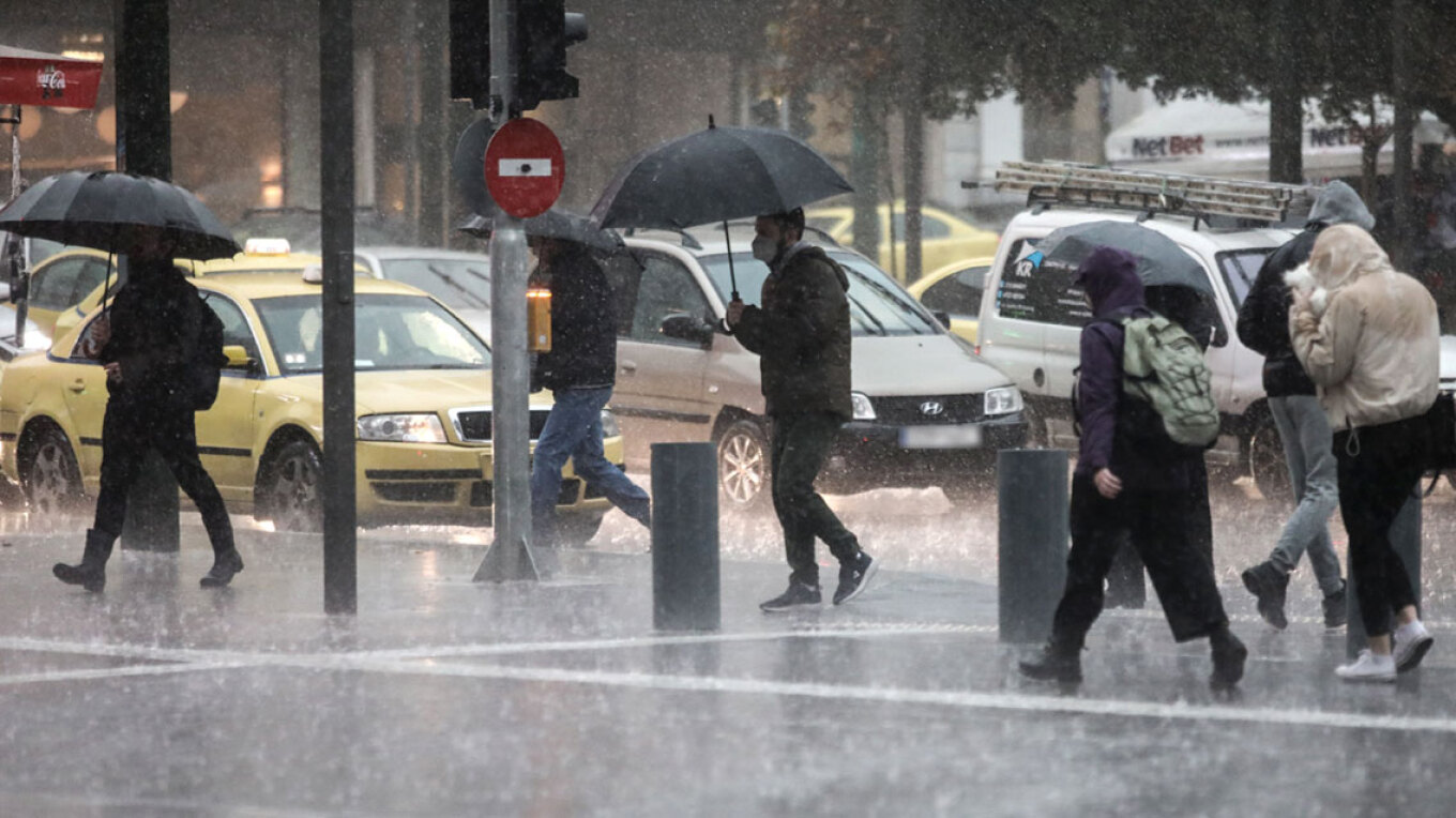 Καιρός: Υποχωρεί το ψύχος, έρχονται νοτιάδες και βροχές – Ποιες περιοχές επηρεάζονται