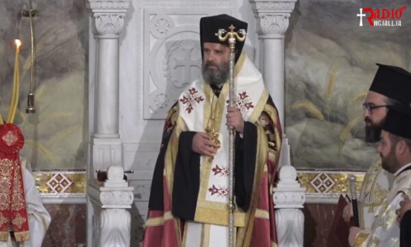 Αλβανία: Ενθρονίστηκε ο νέος Αρχιεπίσκοπος Τιράνων Ιωάννης – Του φώναξαν «άξιος»